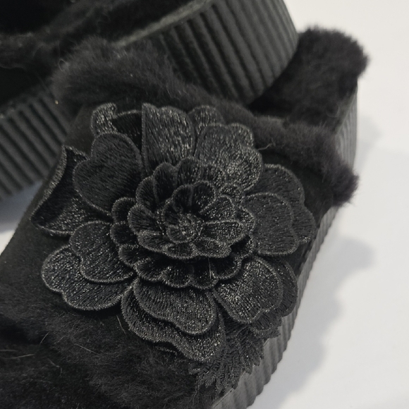 T.U.K Black Fuzzy Slippers with Floral Accent - Picture 2 of 3
